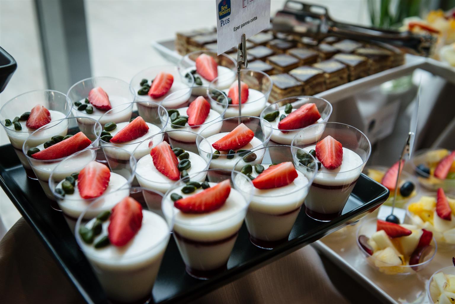 Best Western Plus Lakeside Hotel Szekesfehervar Bagian luar foto