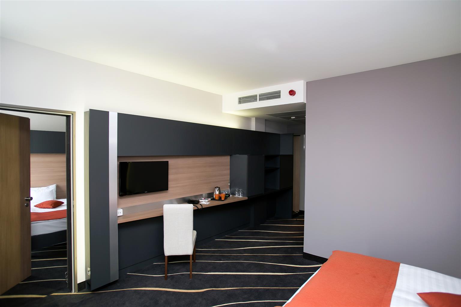 Best Western Plus Lakeside Hotel Szekesfehervar Bagian luar foto